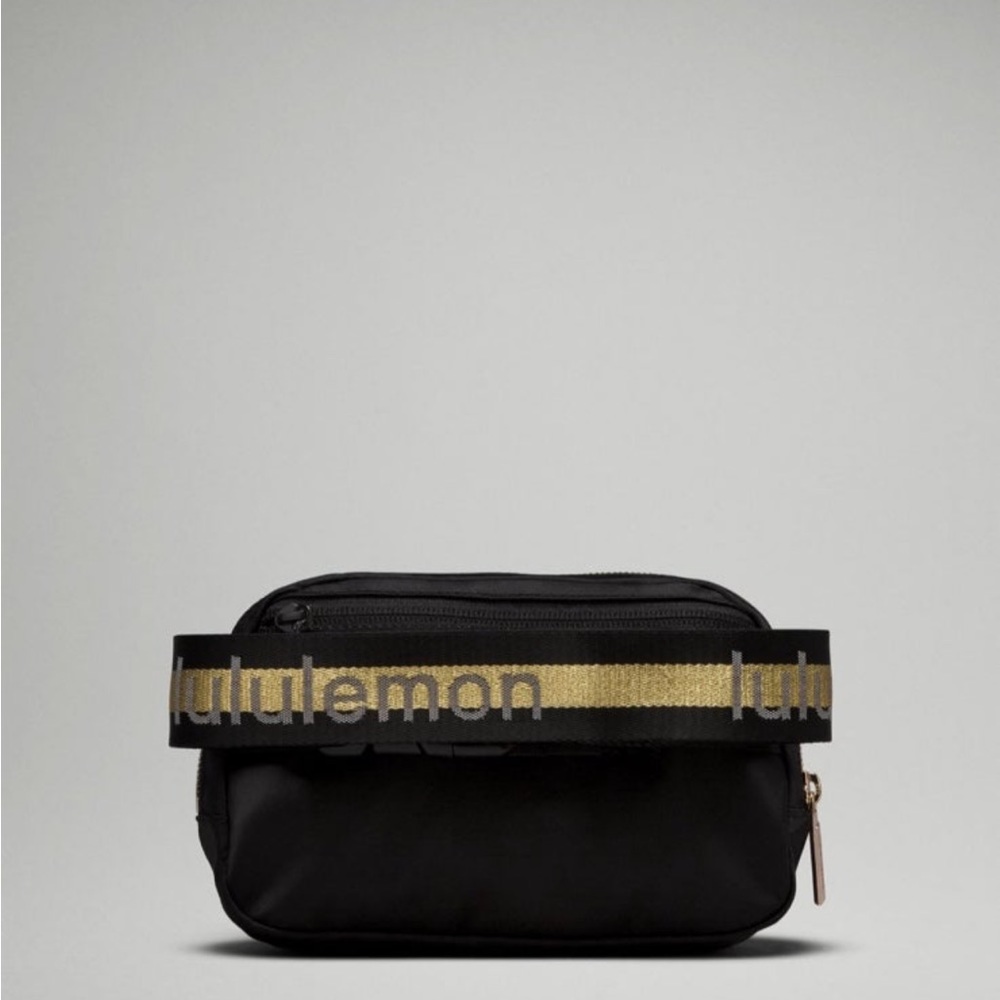 NWOT Lululemon Everywhere Belt Bag Black and Gold